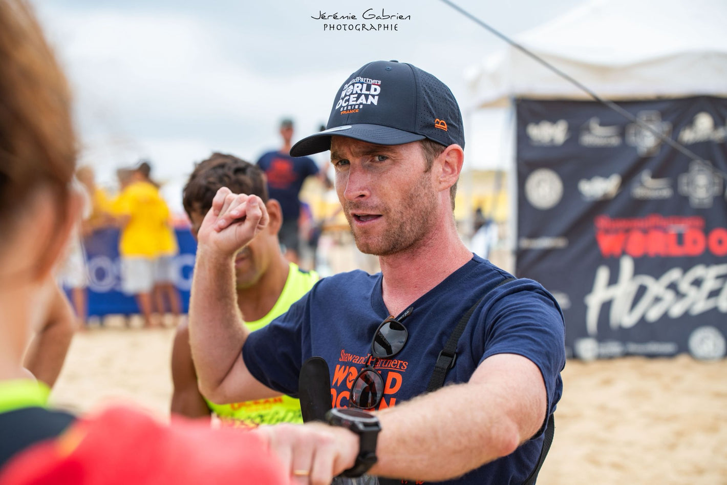 membre d'une association sportive qui porte une casquette personnalisée Broders