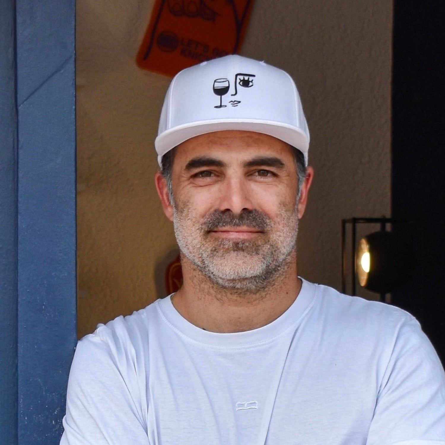 thomas cholou, fondateur de broders, marque de casquettes personnalisables pour clubs sportifs et entreprises